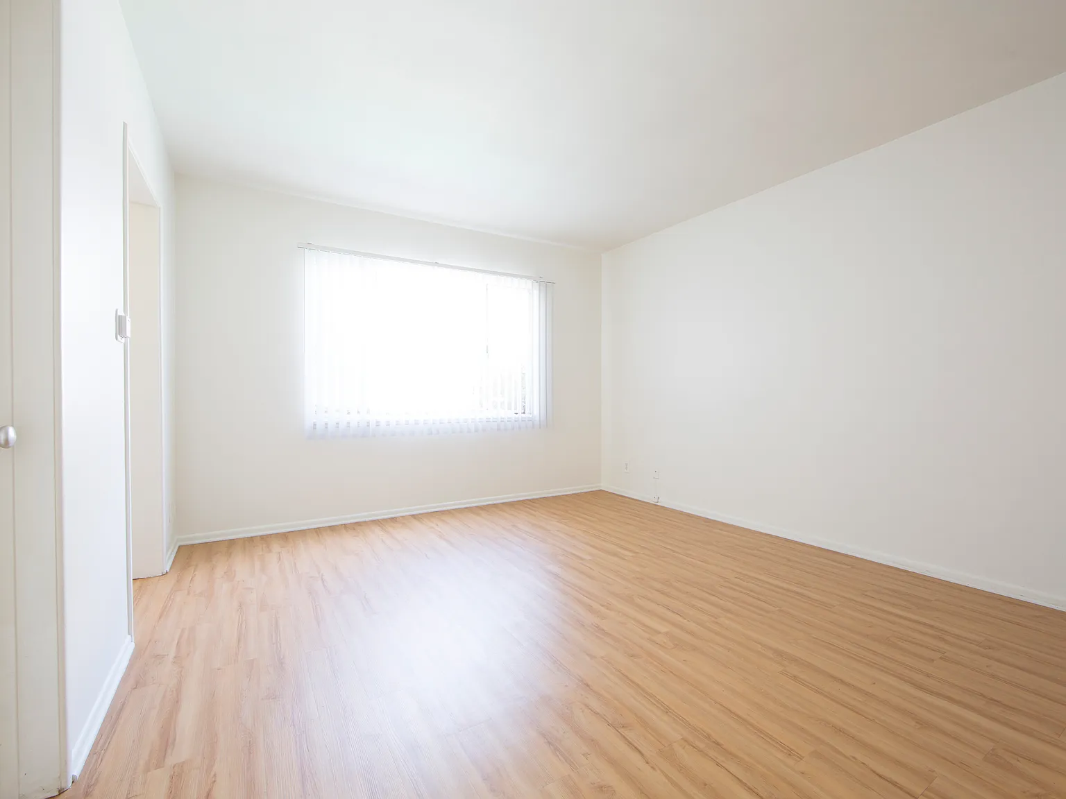 1235 Federal Ave — Photo 4
