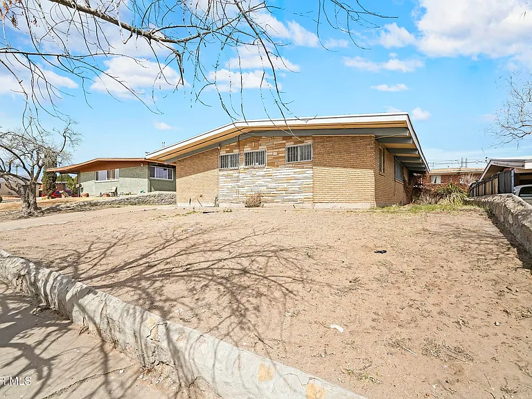 5505 Martin Ln — Photo 2
