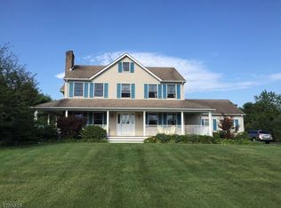 28 New Hampton Rd, Washington, NJ 07882