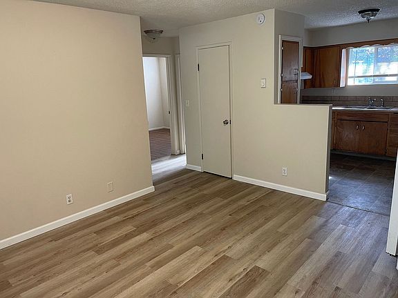5th image of 1571-1583 Oak St SE #1573