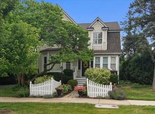 1109 N Dunton Ave, Arlington Heights, IL 60004