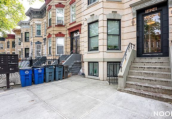 3rd image of 1424 Hancock St #4F