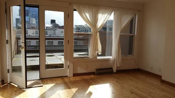 215 2nd Ave S #405 — Photo 3