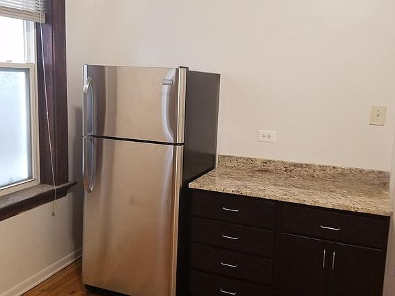 2nd image of 1444 N Maplewood Ave APT 1F
