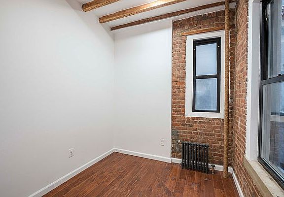4th image of 223 Madison St APT 10