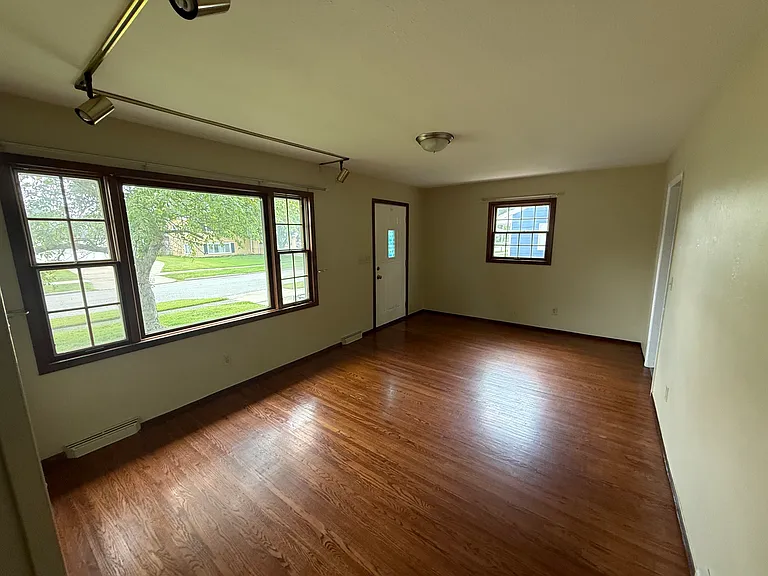 1237 Richland St — Photo 5