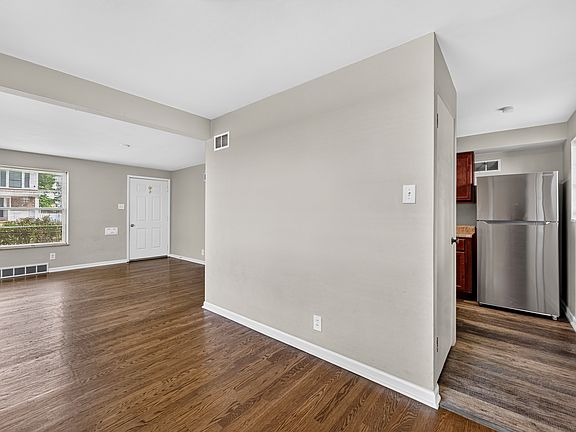 5th image of 8106 Fawn Ave