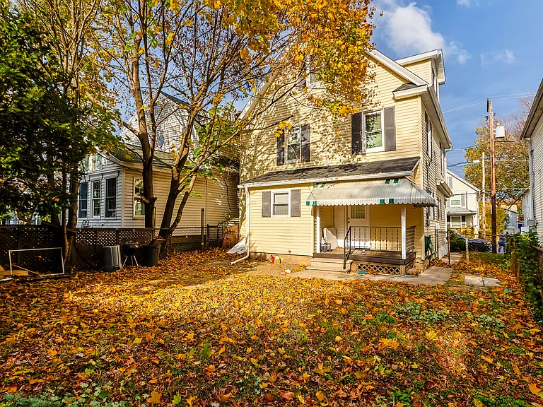 604 Dean St — Photo 26