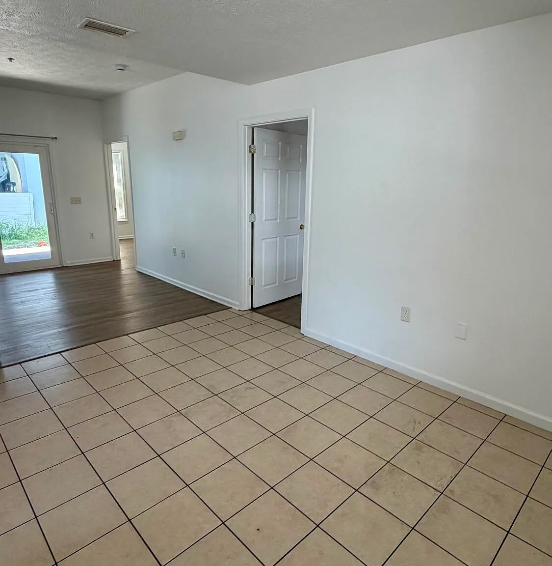 9117 Laird St — Photo 3