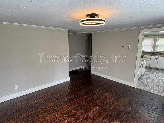 5th image of 1100 Chapel St