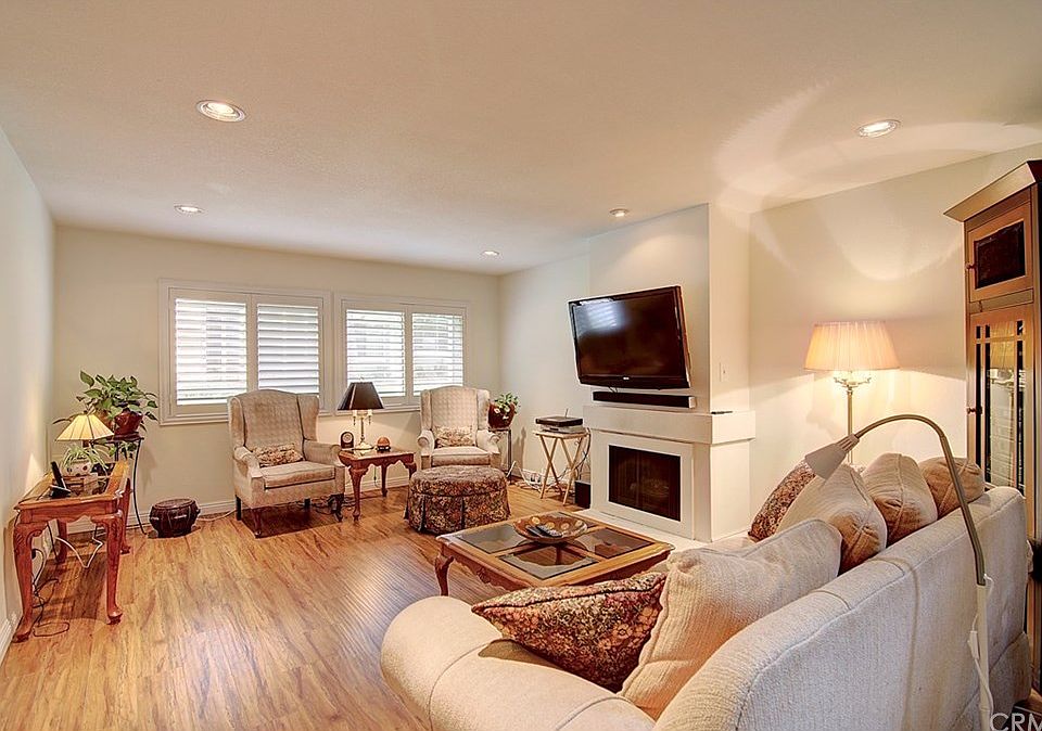 1st image of 10 Surfside Ct