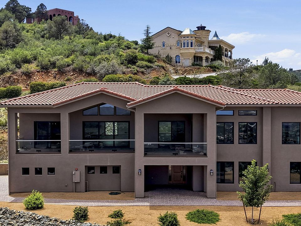 1st image of 703 W LEE Boulevard