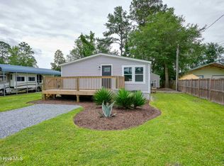 96 Lea Dr, Hampstead, NC 28443