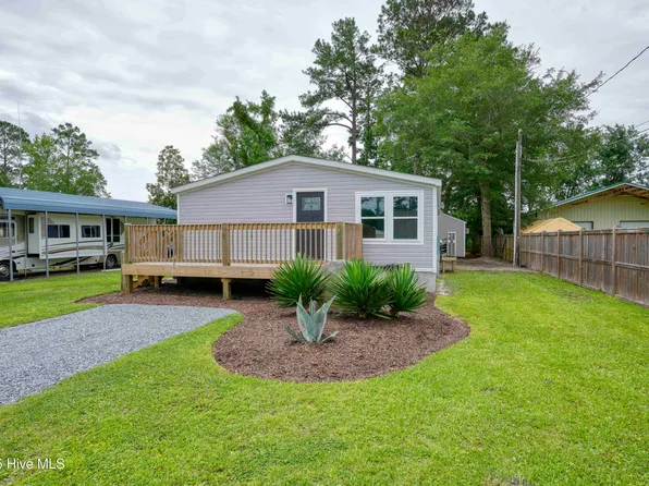 96 Lea Drive, Hampstead, NC 28443