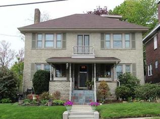 107 Overlook Dr, Pittsburgh, PA 15216