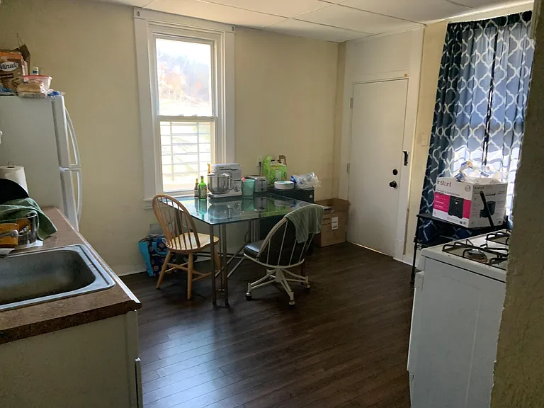 234 Dunseith St — Photo 4