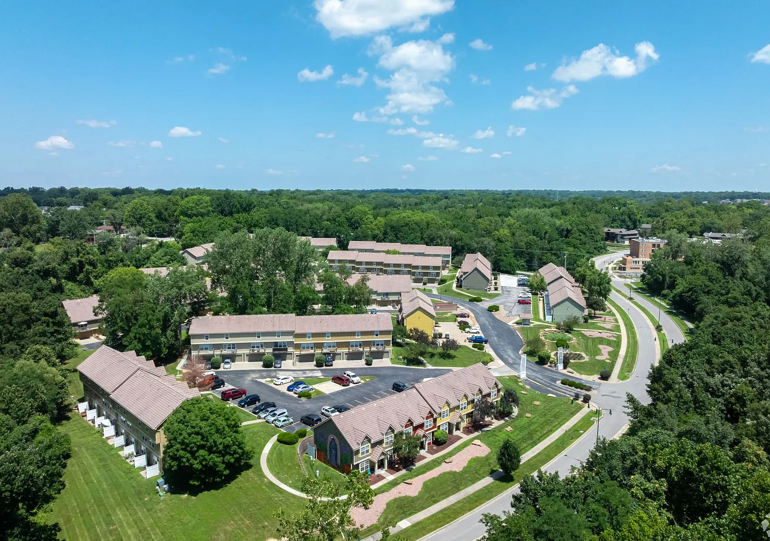 HTV - HARBORTOWN VILLAS, LLC — Photo 3