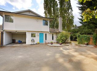 7037 Wallace Dr, Central Saanich, BC V8M1E9