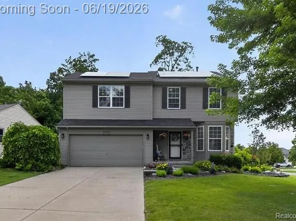 2718 Moosewood Dr, Waterford, MI 48329