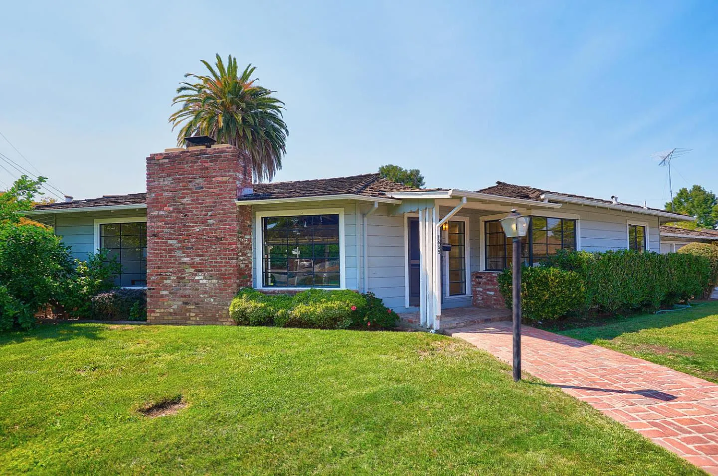 1665 Isabel Dr photo 1