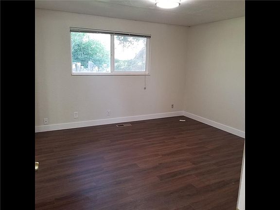 4th image of 7447 S Coventry Ln