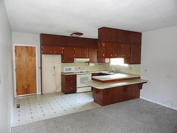 5th image of 1148 Cedar Crest Dr