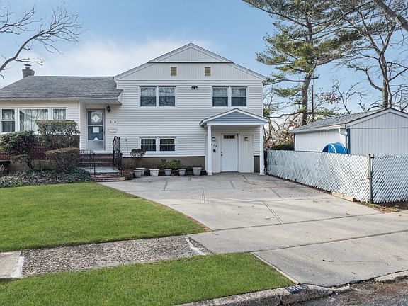 3rd image of 518 Wingate Dr