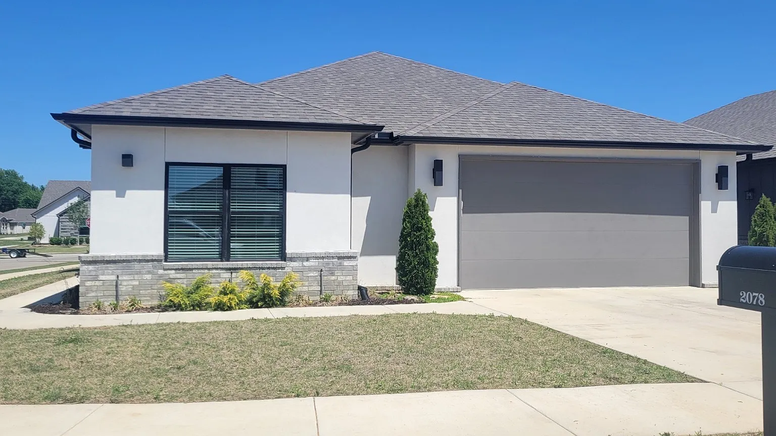 3 bed, 2.0 bath, 2051 sqft, $3,100 — Photo 1