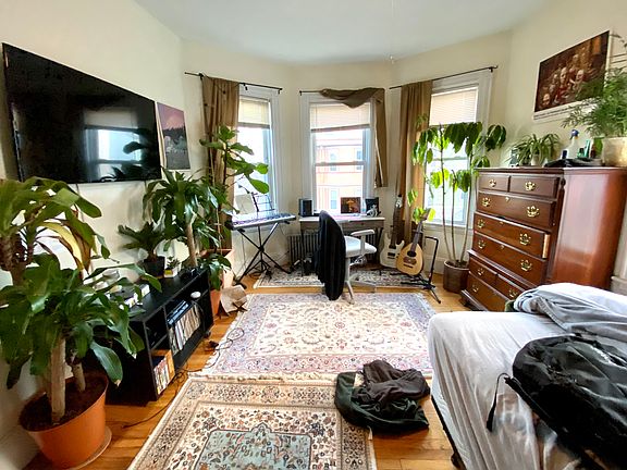 3rd image of 3 Oswald St #3