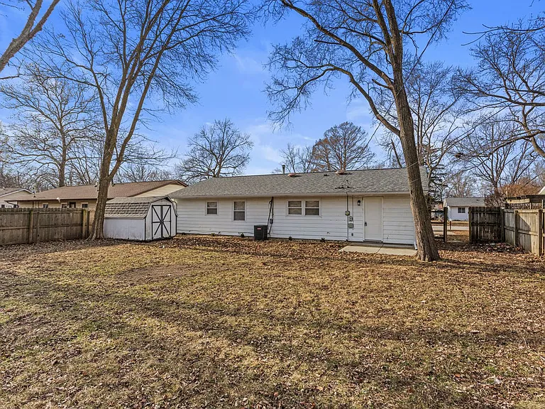 1710 Crescent Dr — Photo 17