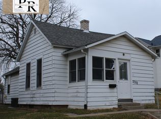 2352 N 7th St, Clinton, IA 52732