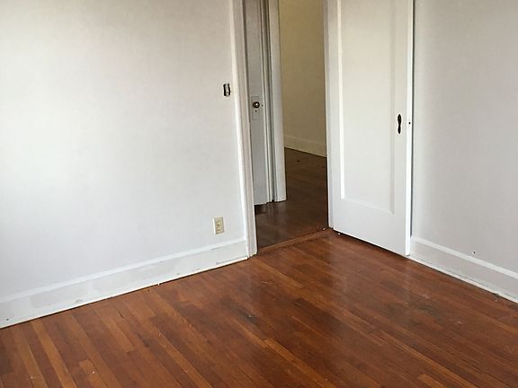 3rd image of 158 S 2nd Ave #3E