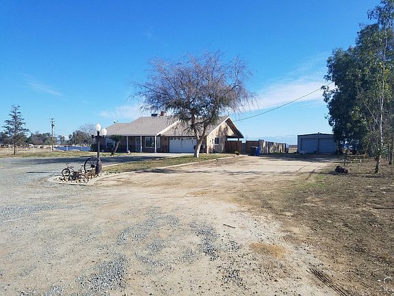 2nd image of 2074 N Olive St