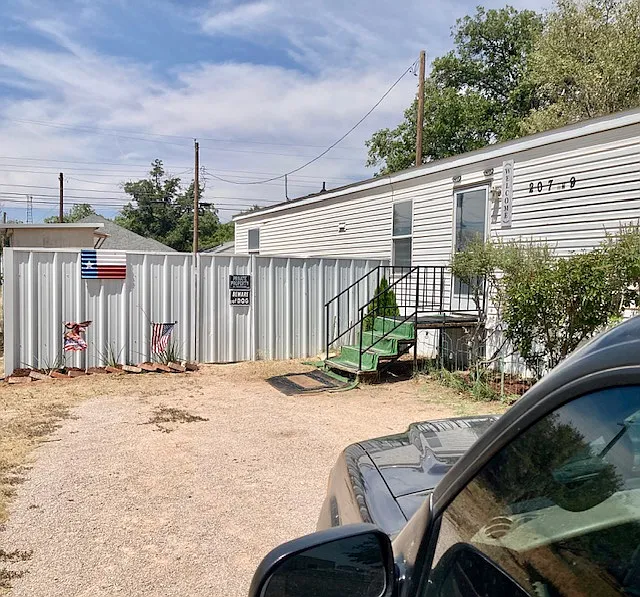 3 bed, 894 sqft, $1,425 — Photo 2
