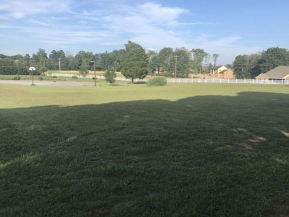 5th image of 935 Hunters Ridge Dr Lot 51R