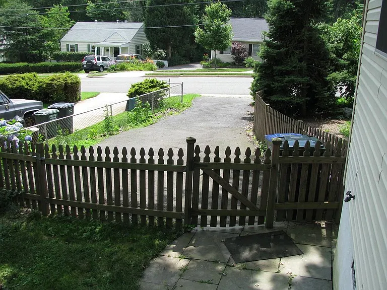 Driveway for 2 to 3 cars