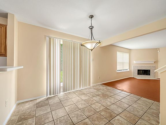 2nd image of 1938 Courtside Place Dr