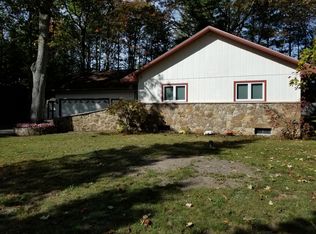 716 Maple Manor Dr, Gaylord, MI 49735