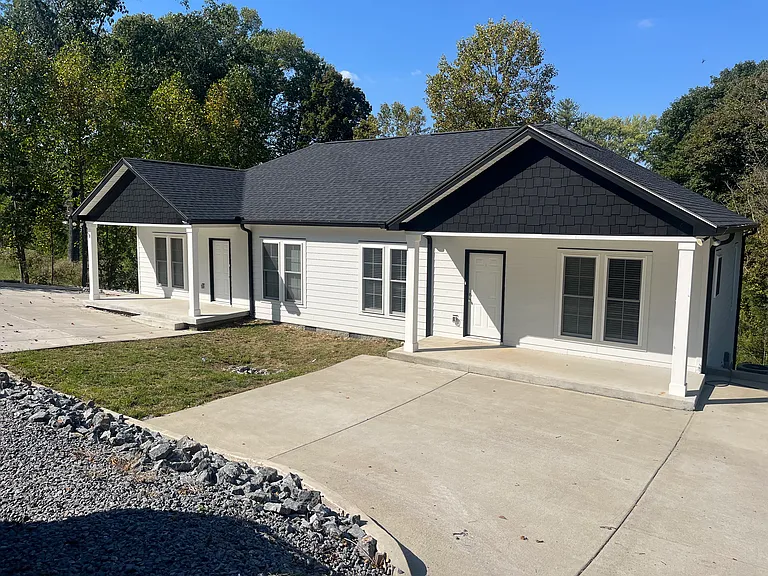 2223 Fincher Dr #A-B — Photo 3