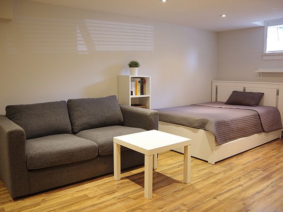 2nd image of 41 Queens Ave #1