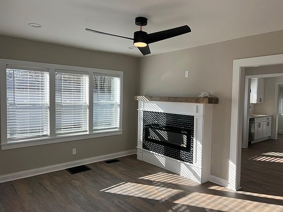 3rd image of 1439 S Fremont Ave