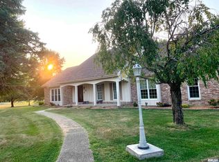 104 Morningstar Ln, Jacksonville, IL 62650
