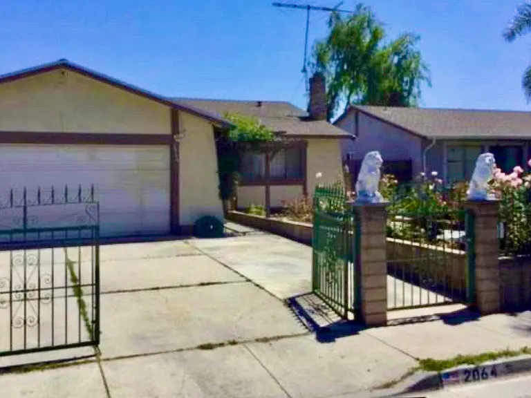 Lavonne Ave — Photo 1