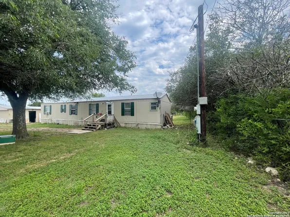 18711 COUNTY ROAD 5738, Castroville, TX 78009