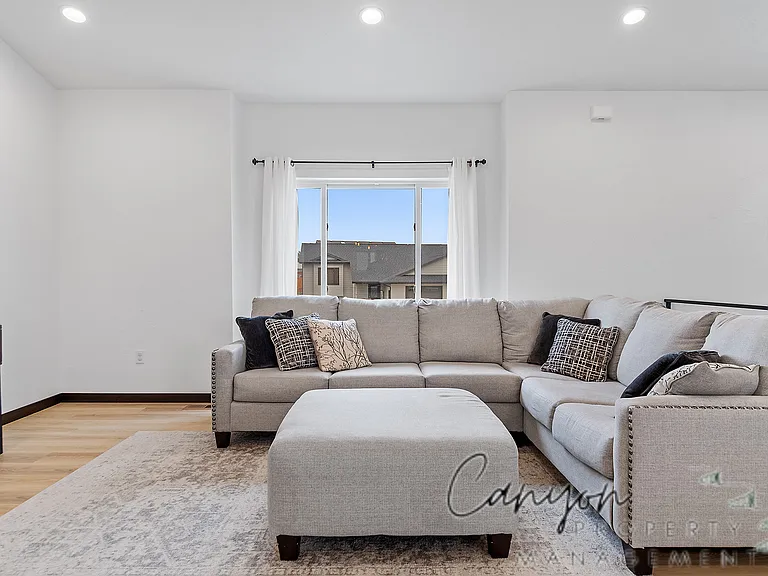 5847 Weatherby Loop — Photo 7