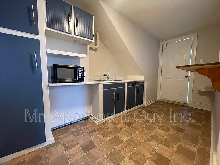 55 Barnesdale Ave N #UPPER — Photo 7