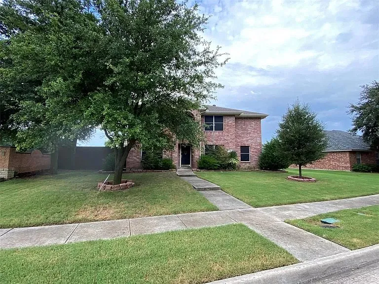 6315 Tara Ln — Photo 1