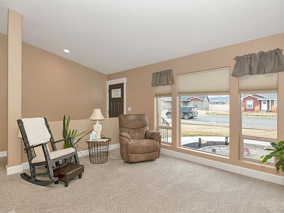 4th image of 971 Star Rd