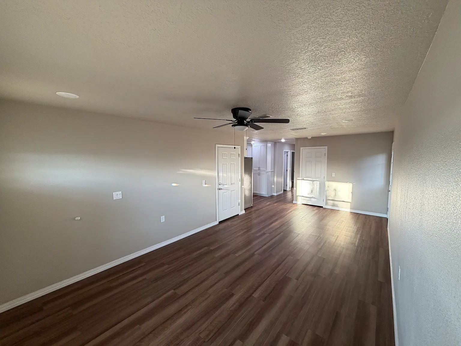 2 bed, 1000 sqft, $1,350 — Photo 3