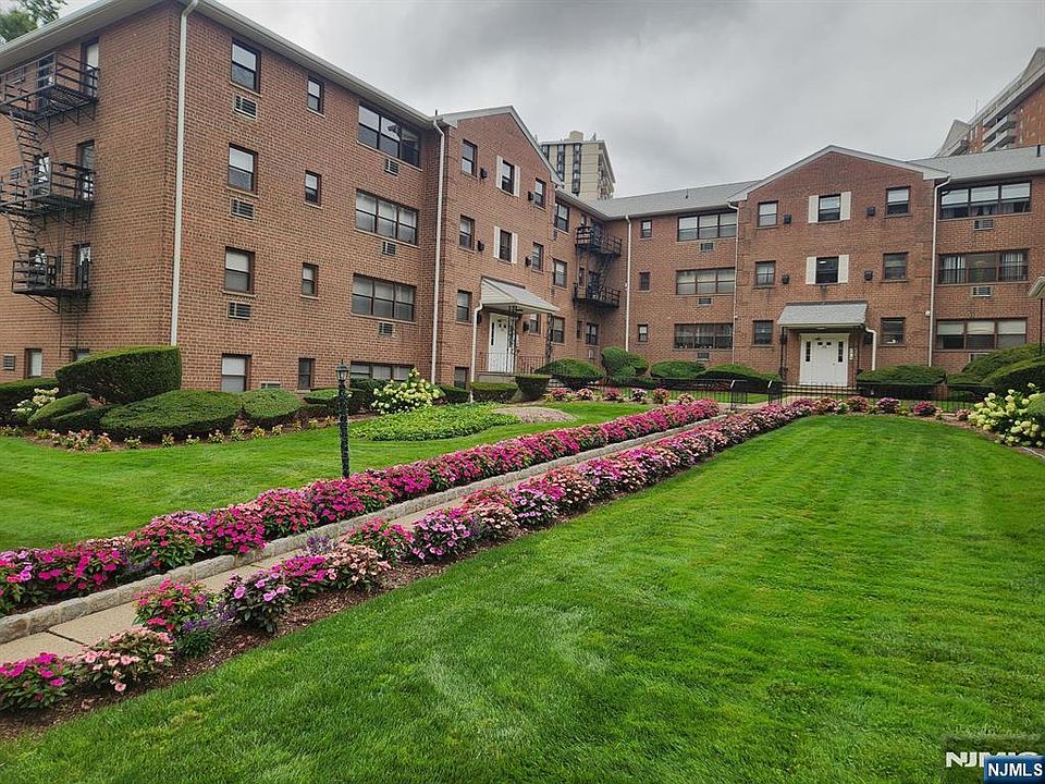 1st image of 216 Prospect Ave APT 1C